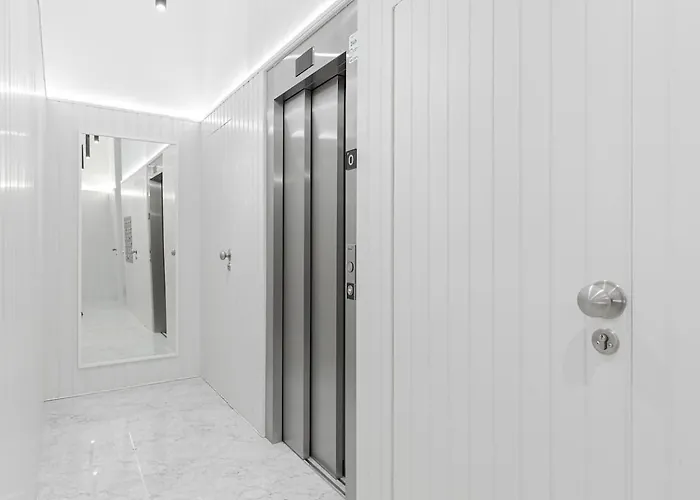 Appartement “mondrian” New, Ac, Design Lovers, Near La Concha *