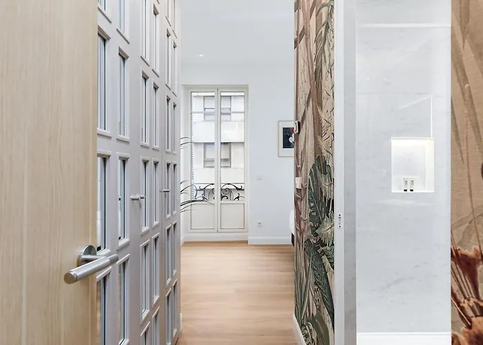 Apartment “mondrian” New, Ac, Design Lovers, Near La Concha San Sebastian